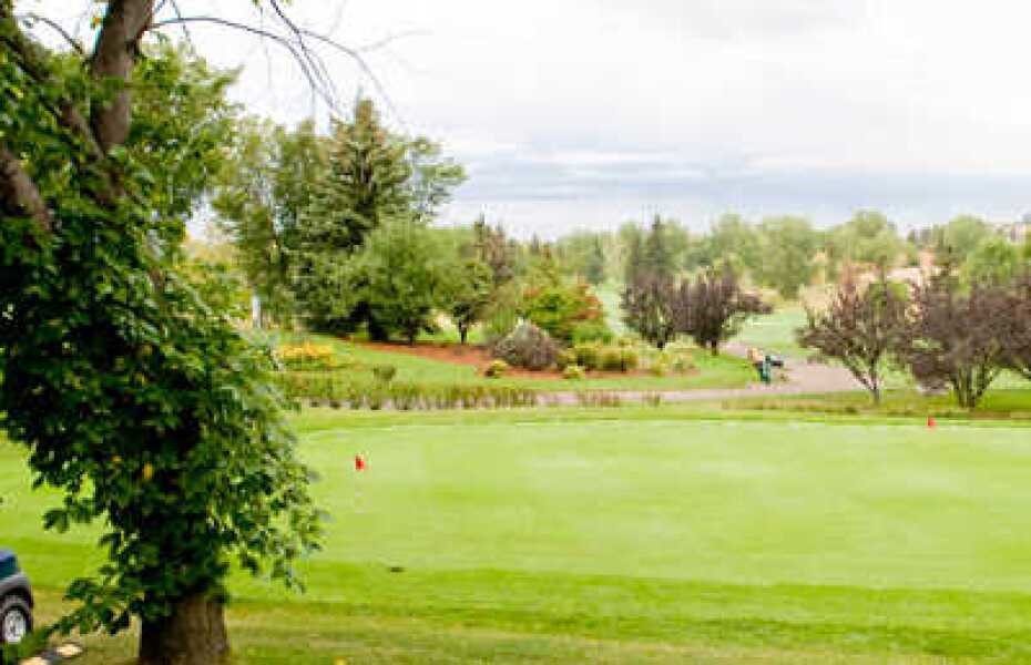Shop Assistant/Apprentice Golf Professional: The Rundle Park Golf Course - Edmonton, AB