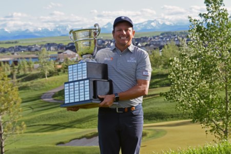 Yohann Benson remporte le championnat de la PGA du Canada 2024 en prolongation face à Mitchell Fox au Mickelson National