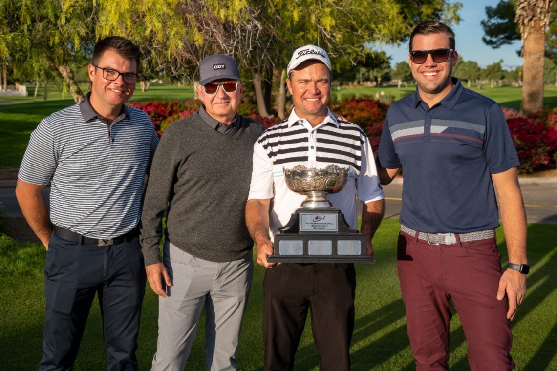 Burns remporte la victoire au championnat des professionnels en titre de la PGA présenté par Callaway Golf et soutenu par G & G Golf